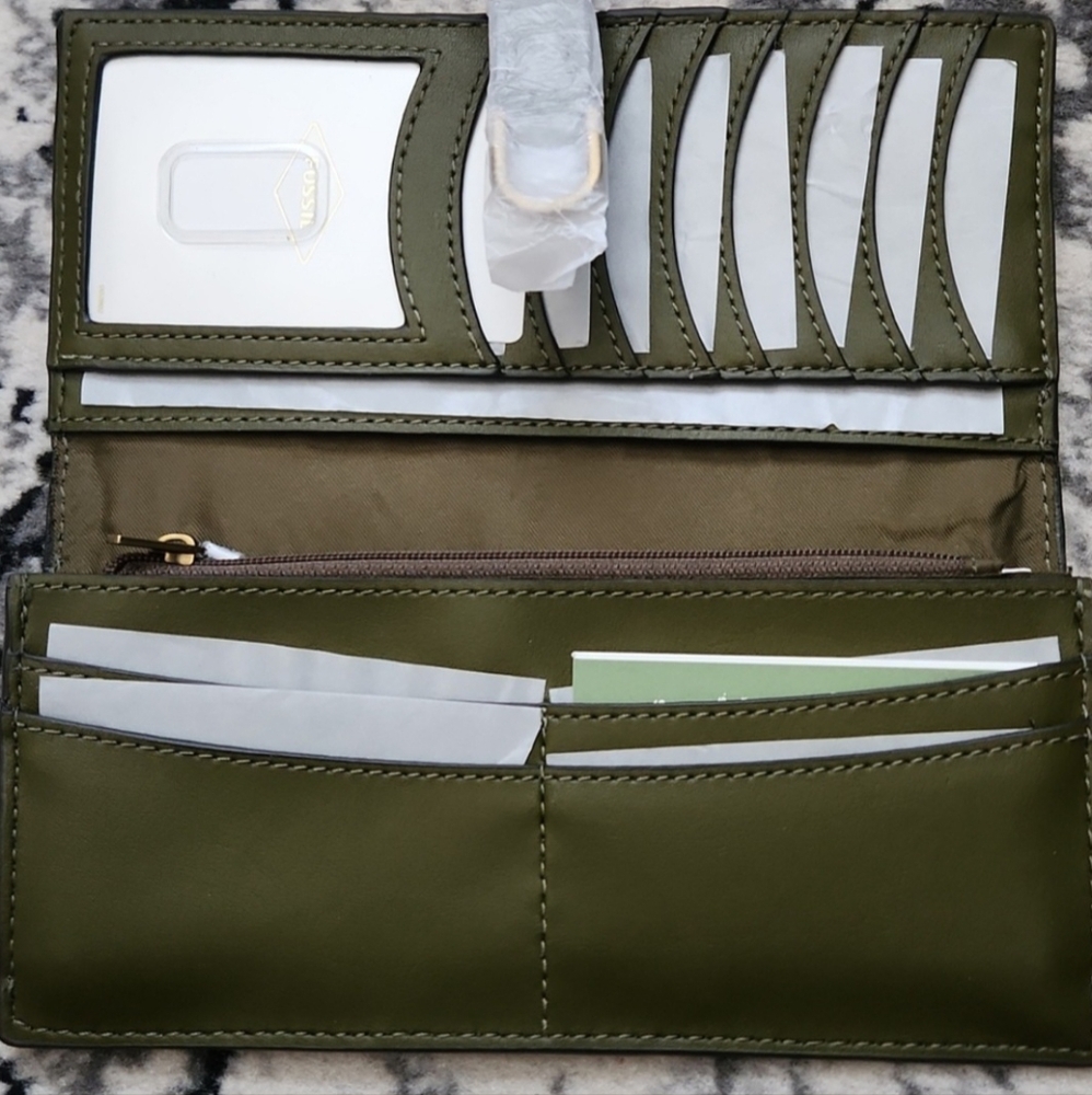 Fossil Leather Wallet - Picture 2 of 3